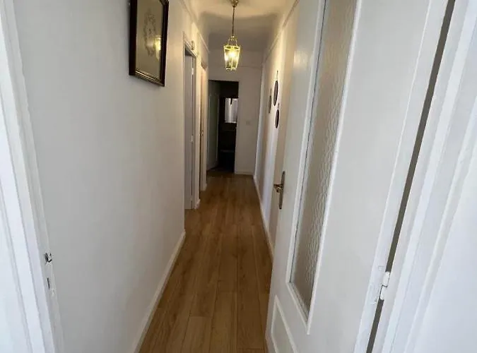 Climatisé F3 Proche Port Et Aéroport Apartamento *